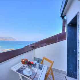 Primary image 1 Frontline Beach 30 - B4 - Near To The Sea, Hotel Wall of Alassio