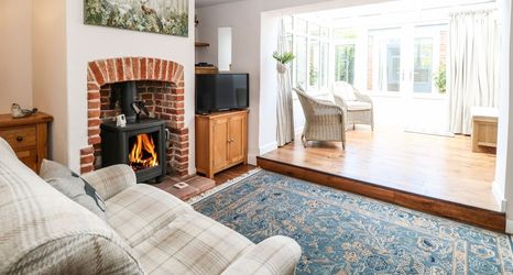 Others 2 1 Chelsea Cottage