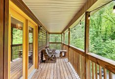 Others 7 Private Golden Fox Cabin with Grill and Firepit by Redawning