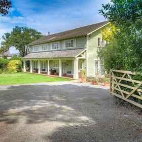 Primary image1The Coach House,Pistyll飯店