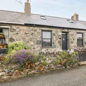 Primary image 1 2 로슬린, Pistyll 호텔