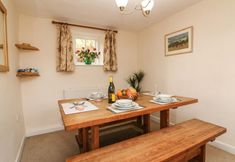 อื่นๆ 4 Hedgehog Cottage