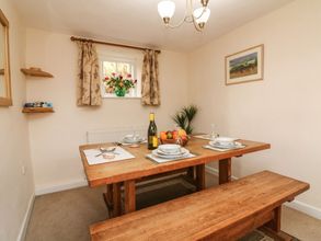 อื่นๆ 4 Hedgehog Cottage