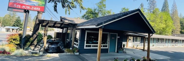 Khác Riverfront Lodging