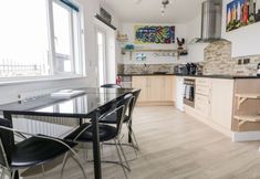 Others 7 Fistral Drift