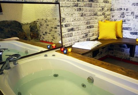 Lainnya Outstanding Villa With Impressive View Near Historical Area in Fethiye