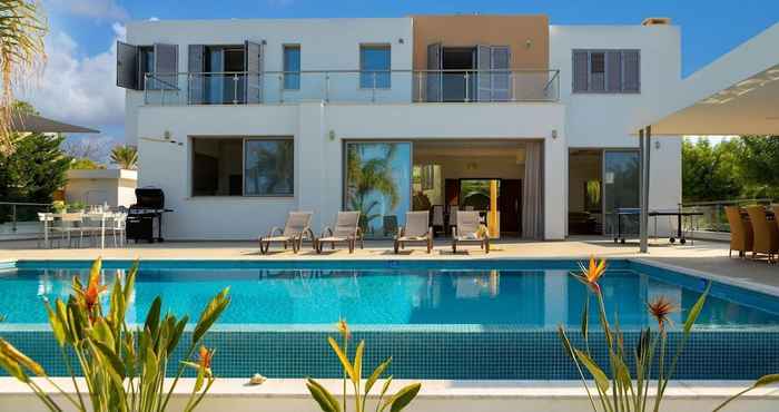 อื่นๆ Eastmed Villas Paphos Limni Beach Villa Beachfront Four Bedroom Luxury Villa