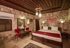 Others 2 Under Cave Hotel