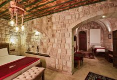 Others 4 Under Cave Hotel