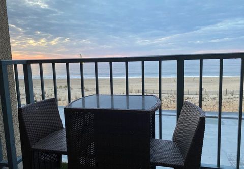 Others Beachfront Star