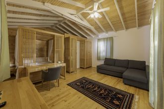 Others 4 Apa Mountain Lodge