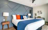 Lainnya 4 Luxury Lakehouse 4 Bedroom Home by Redawning