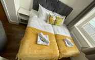 Lain-lain 6 Webberley Stylish Studio 9A Twin Bed