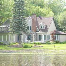 Imej utama 1 Aux Berges de l'Ile Garth, Place Rosemere Hotels