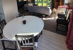 Others 5 Vibrant Living Retreat