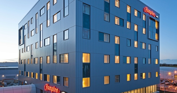 Others Hampton by Hilton London Gatwick Airport