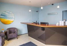 Khác 2 Waves Motel