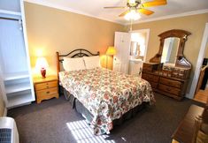 Others 7 Peach Tree Inn & Suites