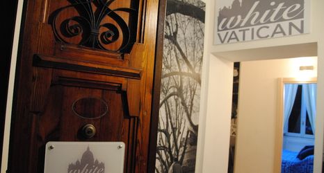 Lainnya 2 White Vatican