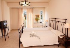 Others 6 Lambrinos Suites