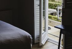 Lain-lain 6 The Finchs Arms