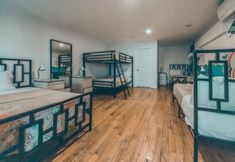 อื่นๆ 7 NY Moore Hostel