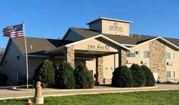 Okoboji Inn & Suites, Rp 2.973.104