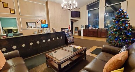 Khác 2 Olympic Inn & Suites