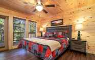 อื่นๆ 4 Donwell Manor - 4 Bedrooms, 4 Baths, Sleeps 16 4 Cabin by Redawning