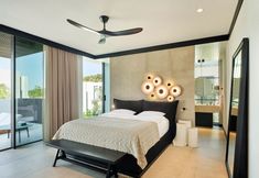 其他 6 Caja by Maxx Royal