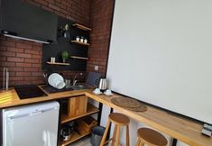 Others 5 Social House