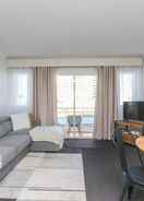 Primary image Inner City One Bedroom Apartment with Pool View 22