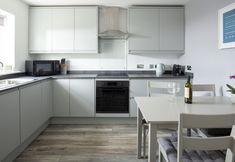 기타 6 1 Wesley Mews