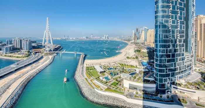Others Exclusive Sea View Apartment on the Arabian Gulf