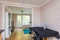 Others Homely 2 Bedroom House in Kennington With Garden