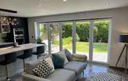 Others 7 Luxurious Modern 2 Bedroom Bungalow Private Garden