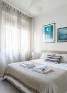 Room Carlotta's Home by Holiday Solutions