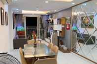 อื่นๆ Modern 3 Bed Apartment in Ho Chí Minh City