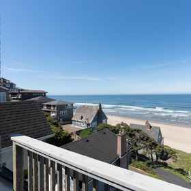 ภาพหลัก 1 New Breakers, Roads End State Recreation Site Hotels