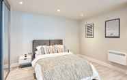 Others 4 Seven Living Residences Bracknell - Luxurious Chic Apartments - Free Parking