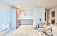 Others 7 Seven Living Residences Bracknell - Luxurious Chic Apartments - Free Parking