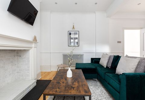 Others The Hammersmith Collection