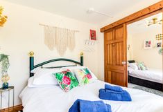 Lainnya 5 Baywatch Sands