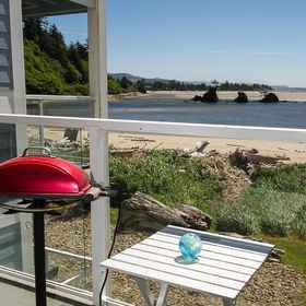 ภาพหลัก1Waters Edge 214,Roads End State Recreation Site飯店