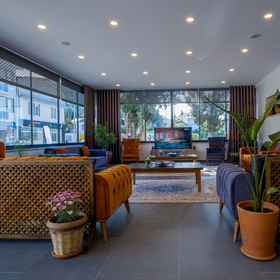 Lobby sitting area1Tanrise 城市公寓,费特希耶鱼市飯店