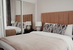 Lainnya 4 Royal Chambers