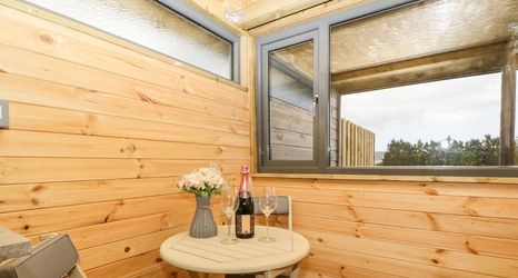 Others 2 Thornhills Lodge