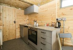 Others 5 Thornhills Lodge