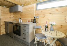 Others 7 Thornhills Lodge