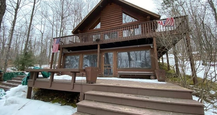 Others Grand View Log Cabin